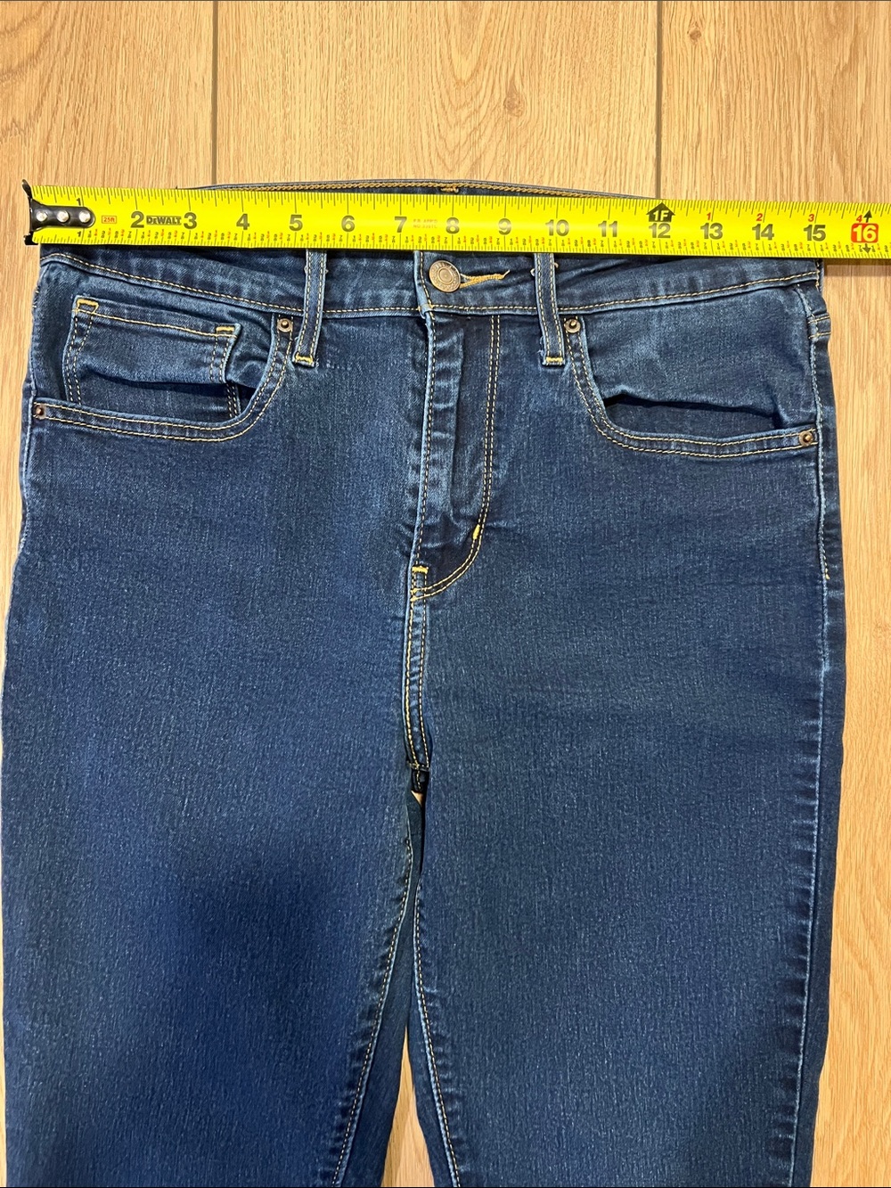 Levi's Women's Indigo High Rise Skinny Jeans - Picture 15 of 16
